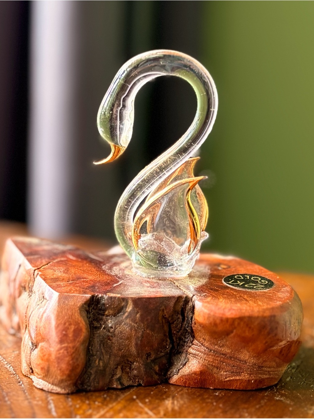 Vintage Clear Glass Swan Sculpture with Gold Accent on Wood Bark Base 22kt. Gold - Picture 3 of 7